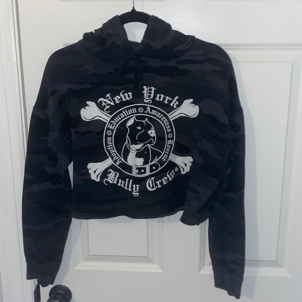 NY Bully Crew cropped camo hoodie size small